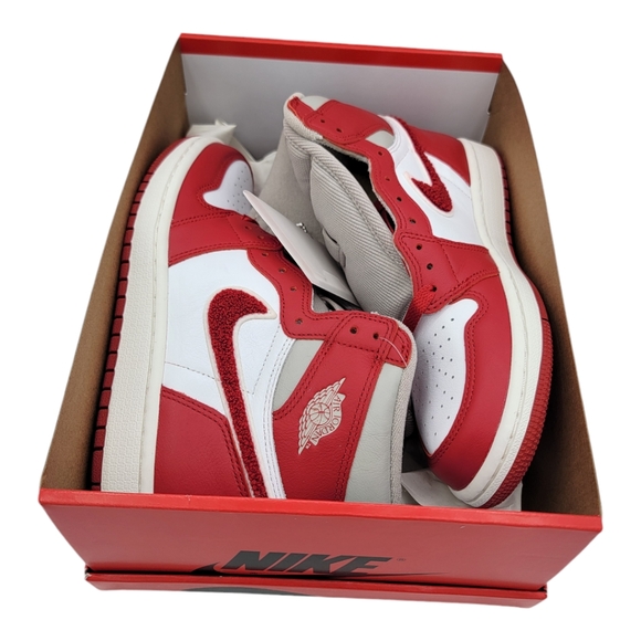 Nike Air Jordan 1 Retro High OG Varsity Red Chicago BRED Women Sz 7 - Picture 5 of 7